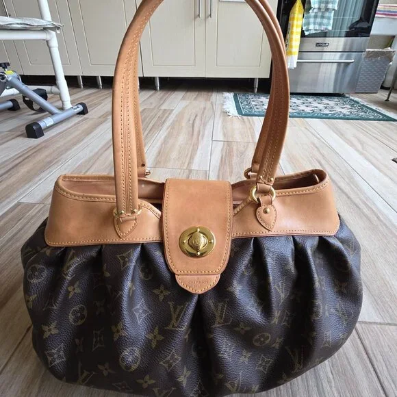 Louis Vuitton Boetie Monogram GM Handbag - Picture 2 of 15